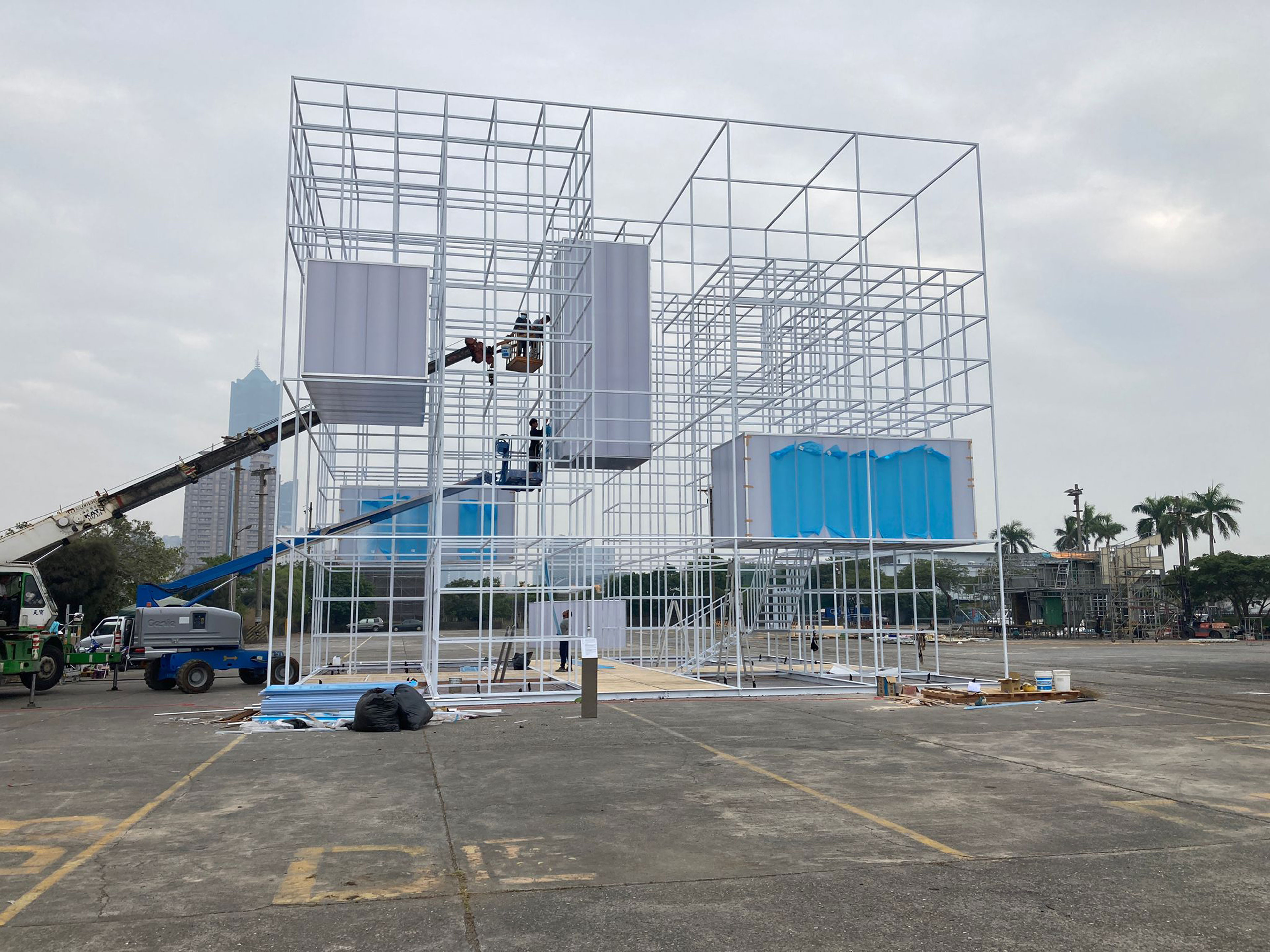 Read more about the article <span class="PN1">THE CUBE</span> · Under Construction